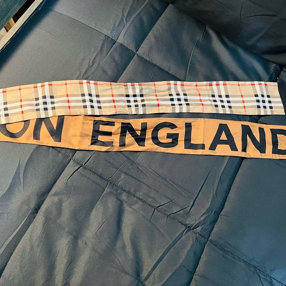 Burberry Vintage Check & Logo Silk Skinny Scarf - Picture 2 of 4